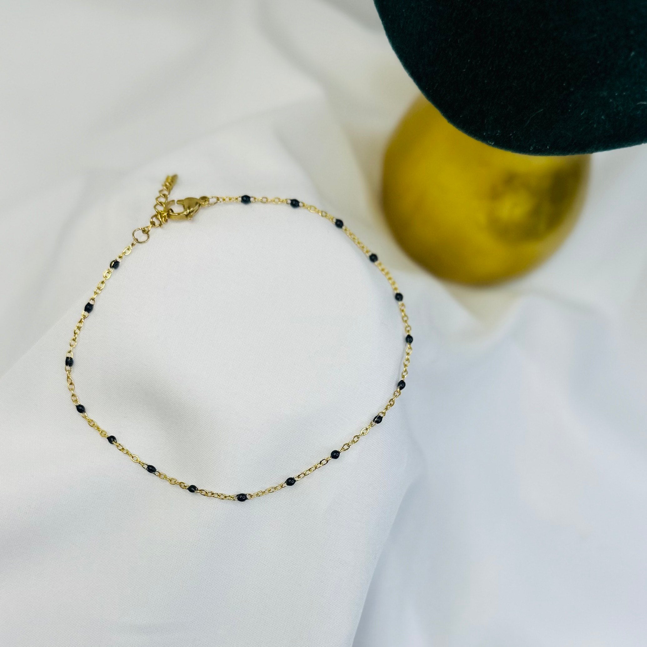 Tobillera de Bolitas Negras │ Handmade